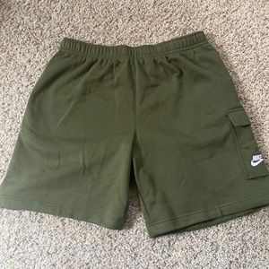 Nike cargo fleece shorts